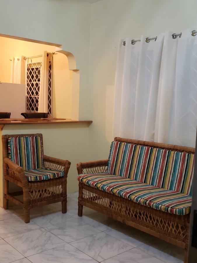 Lion'S View Bed & Breakfast Мандевил Екстериор снимка